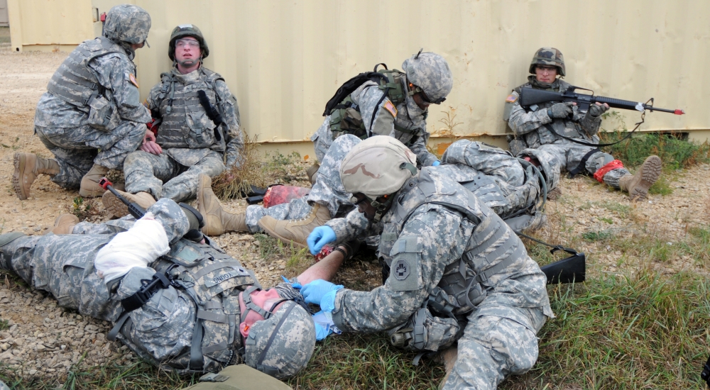 paramedic, US_Army_52649_Combat_medic_course CC-0